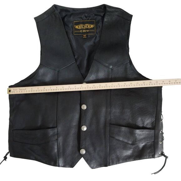 UNIK Leather Black Biker Motorcycle Vest Size 52 Buffalo Head Buttons 4 Pockets - Picture 3 of 9